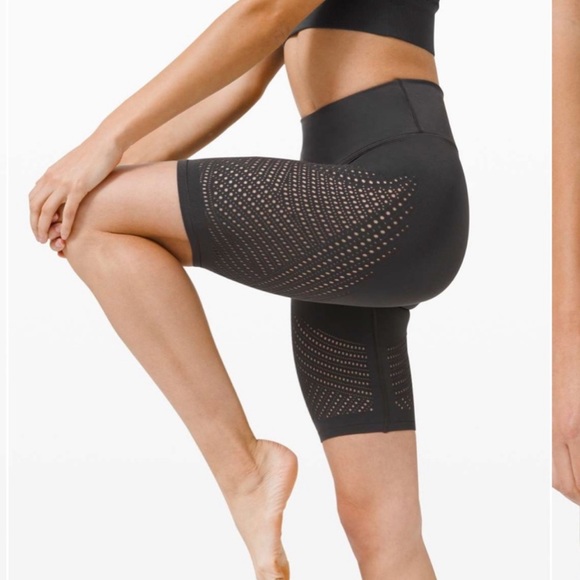 Lululemon Reveal Short Graphite Size 8 - Picture 4 of 9